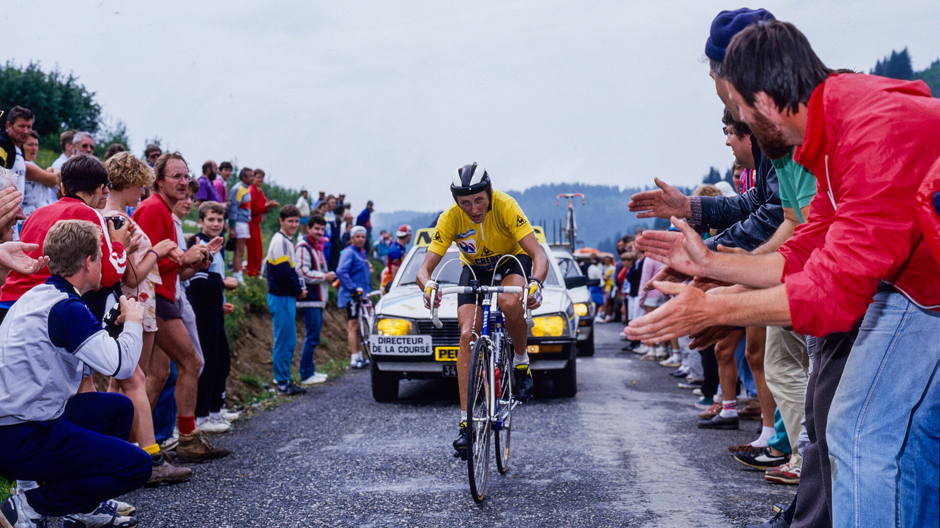 Maria Canins climbing during the Tour de France F&eacute;minin. The Italian rider won the race in 1985 and 1986.